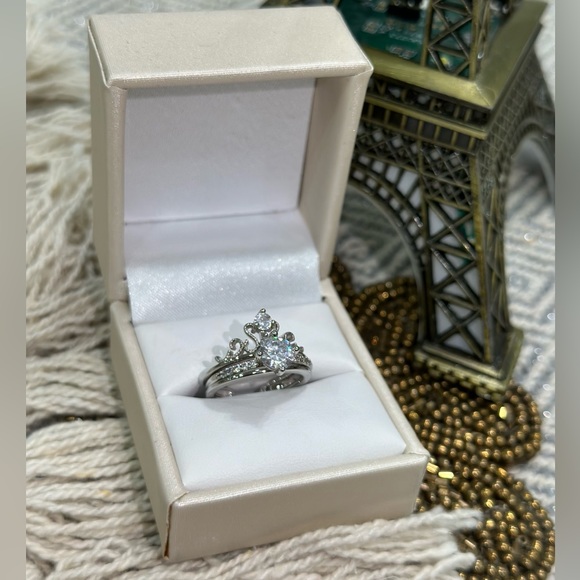 Ring - Picture 1 of 9